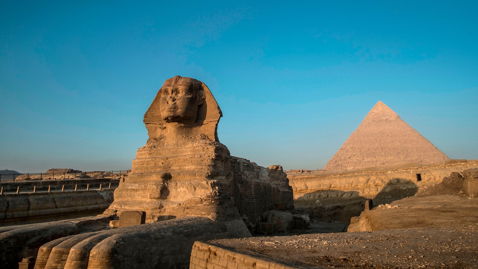 VIP Cairo Museum & the Egyptian Pyramids from Marsa Alam